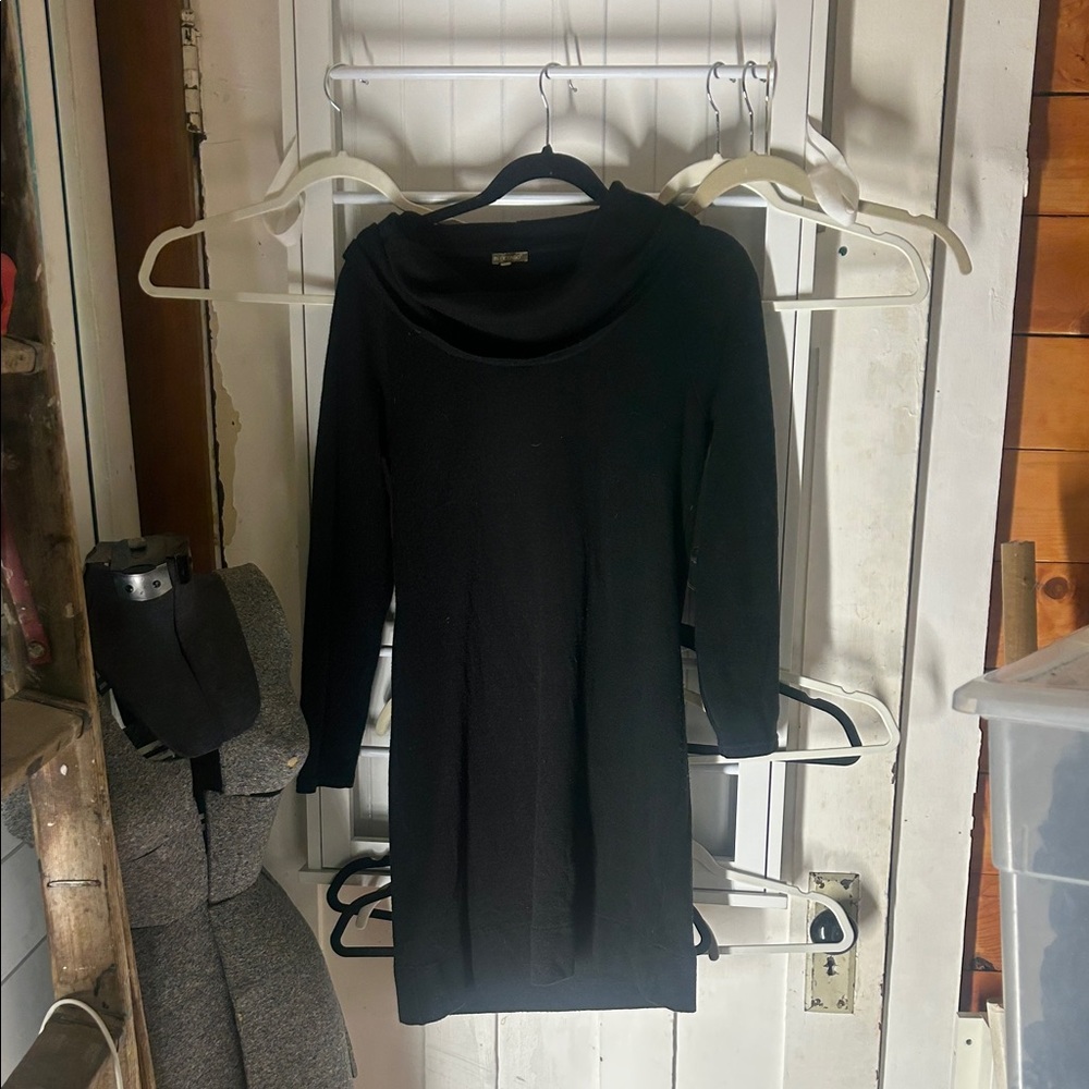 Chic Long Sleeve Black Dress